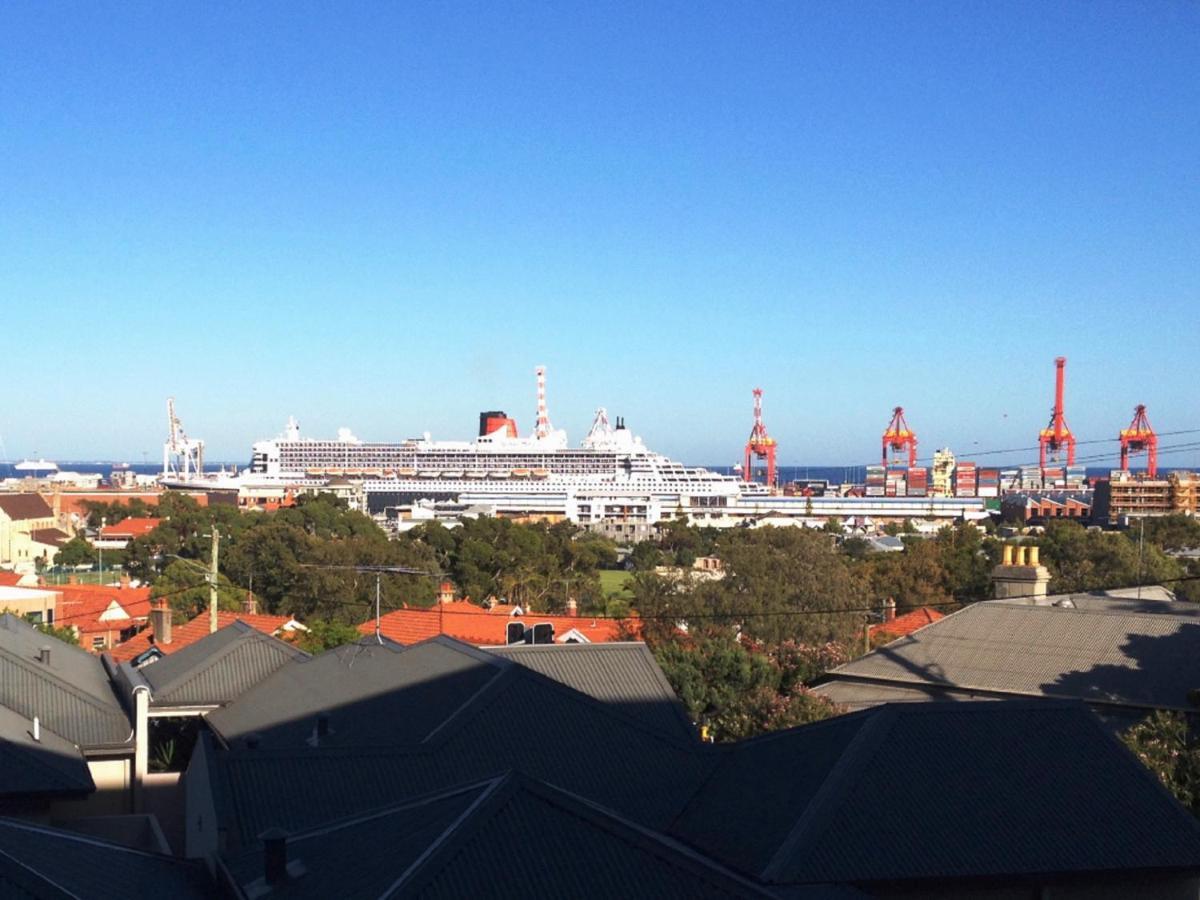 Studio 101 - First Floor Fremantle Studio Apartment エクステリア 写真